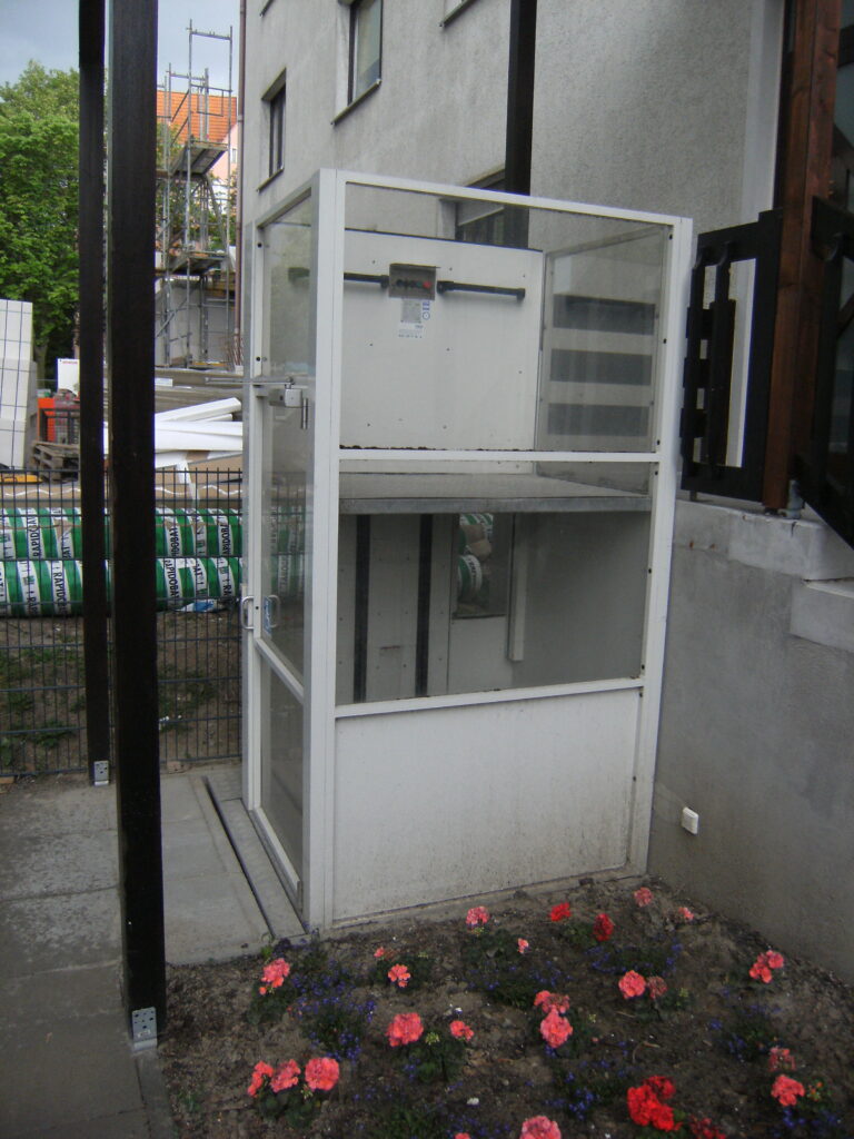 hublift-rolltuhlfahrer-plattformlift-dresden-sachsen