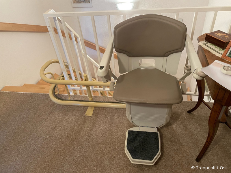 sitzlift-kosten-angebot-treppenlift-ost-sachsen