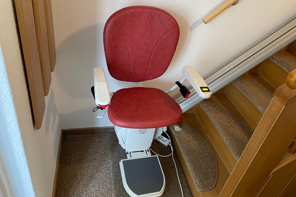 treppenlift-dresden-sitzlift-einfamilienhaus