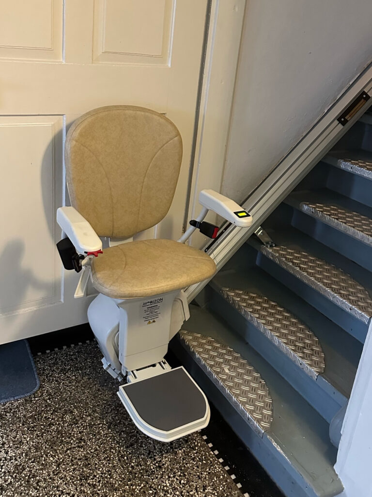 treppenlift-gerade-treppe-dresden-bautzen-sachsen