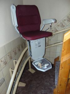 treppenlift-kurvige-treppe (2)
